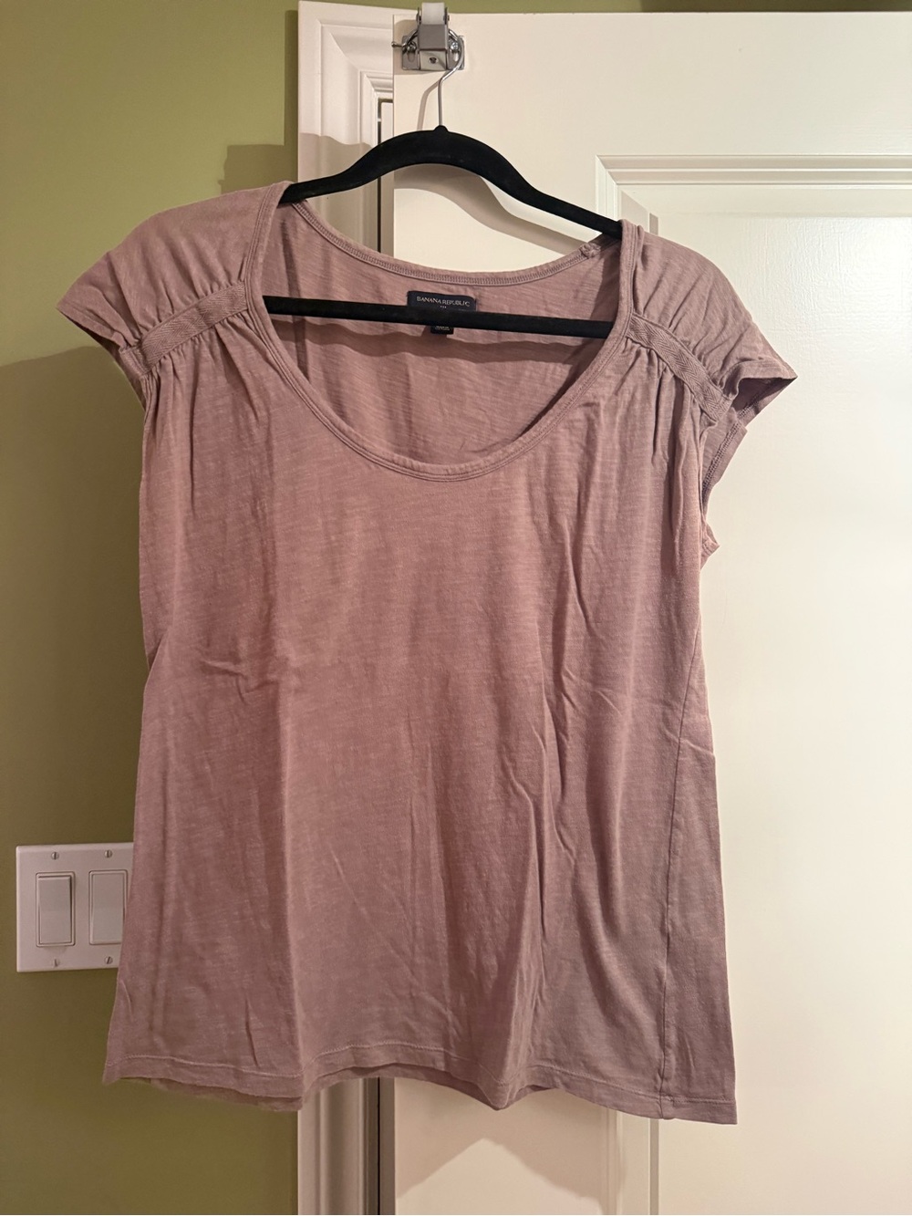 Banana Republic dusty mauve cotton top — M
